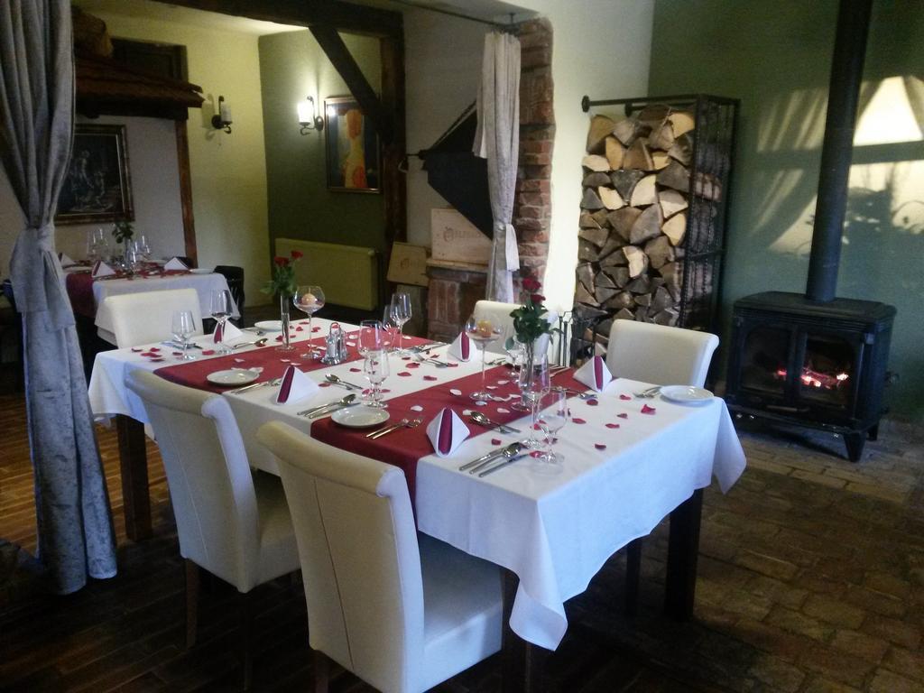 Barock Restaurant & Pension Topolcany Ngoại thất bức ảnh